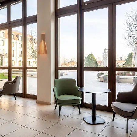 Paris Marne-la-vallee By Ihg ホテル 4*