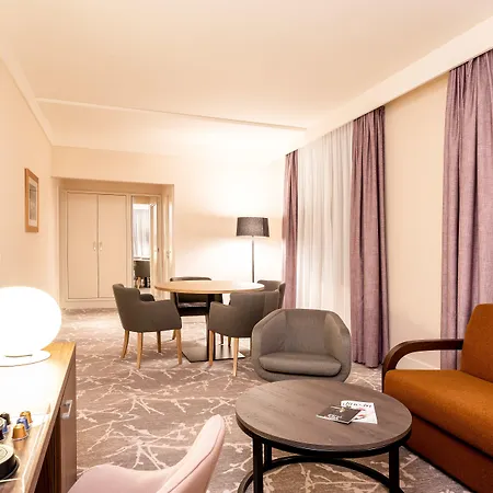 Hotell Radisson Blu Paris, Marne-la-vallee 4*